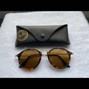 Ray-Ban Round Fleck